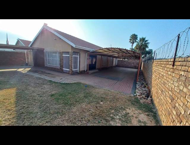 3 BEDROOM HOUSE FOR SALE IN BOOYSENS